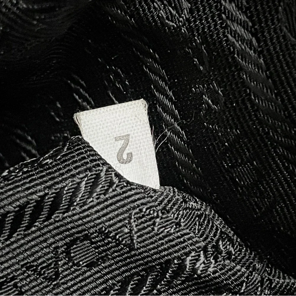 ❤️SOLD❤️Prada green Tessuto city triangle logo nylon zip tote bag vintage - Picture 12 of 12